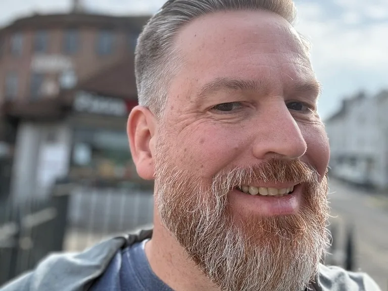 A sunny selfie in town